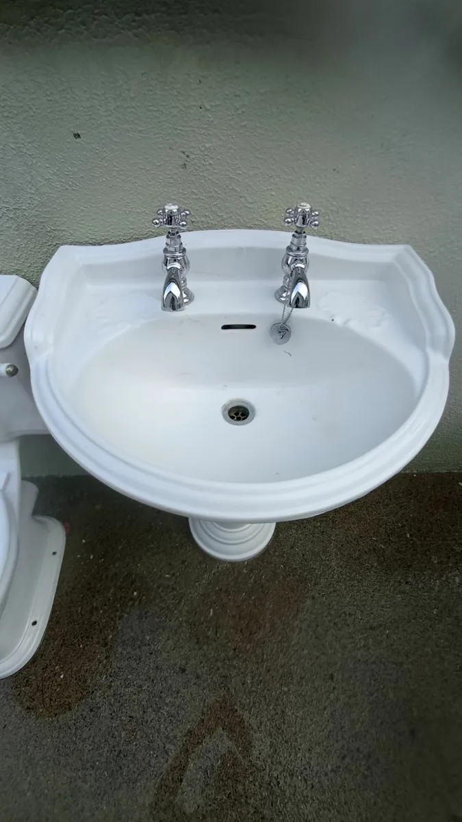 Toilet and sink - Image 2