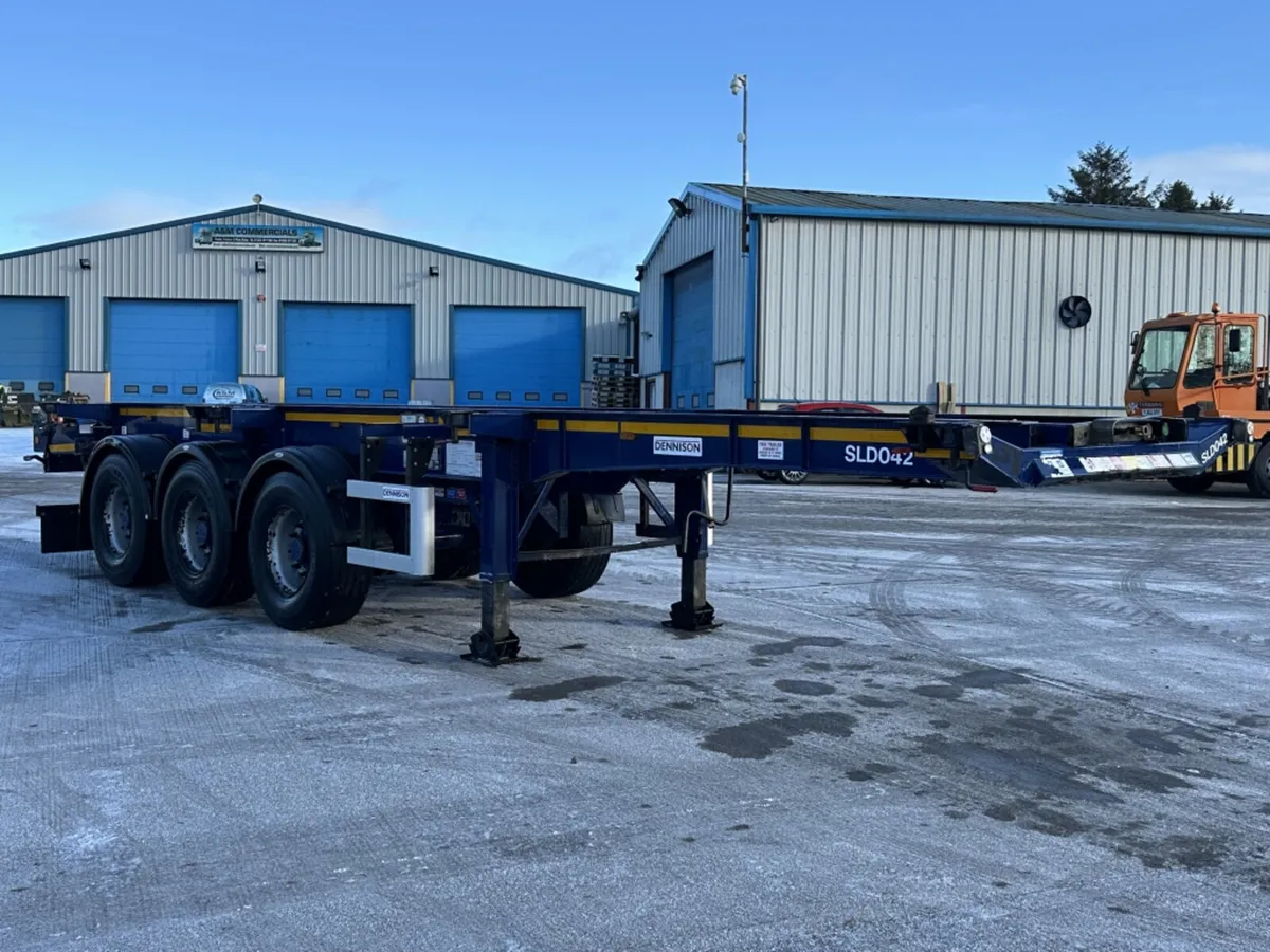 2019 DENNISON SLIDING SKELETAL TRAILER - Image 1