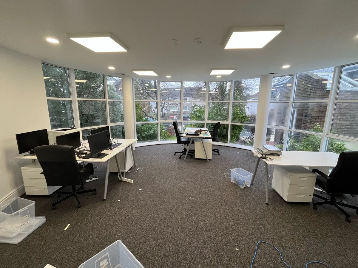 Office equipment - Image 2