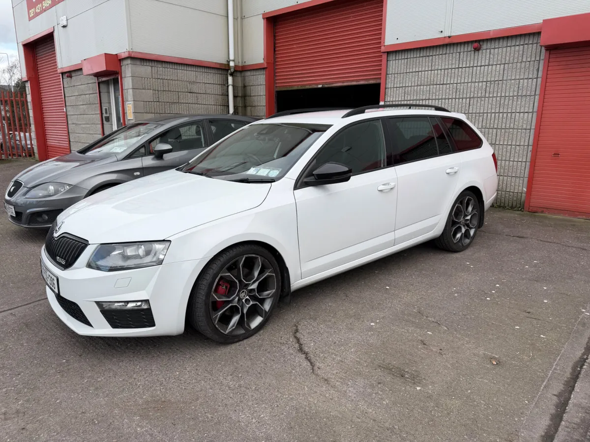 2017 Skoda Octavia VRS Estate - Image 3