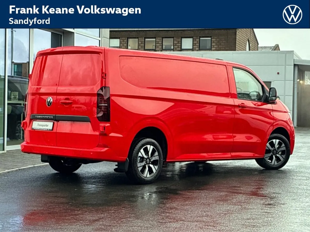 Volkswagen Transporter HIGHLINE AUTO 30 LWB 150BHP - Image 3