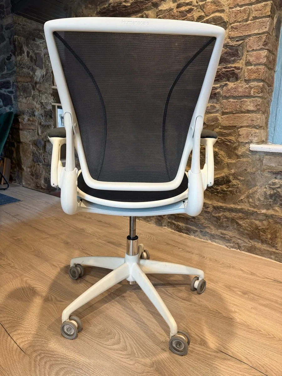 Humanscale Diffrient World Ergonomic Office Chair - Image 3