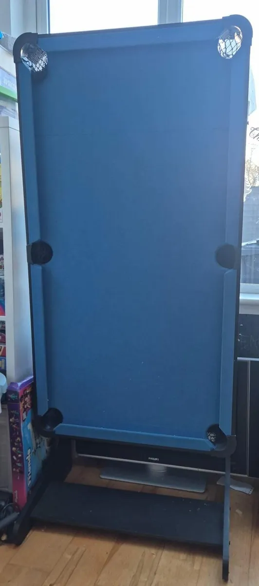 Foldable pool table - Image 1