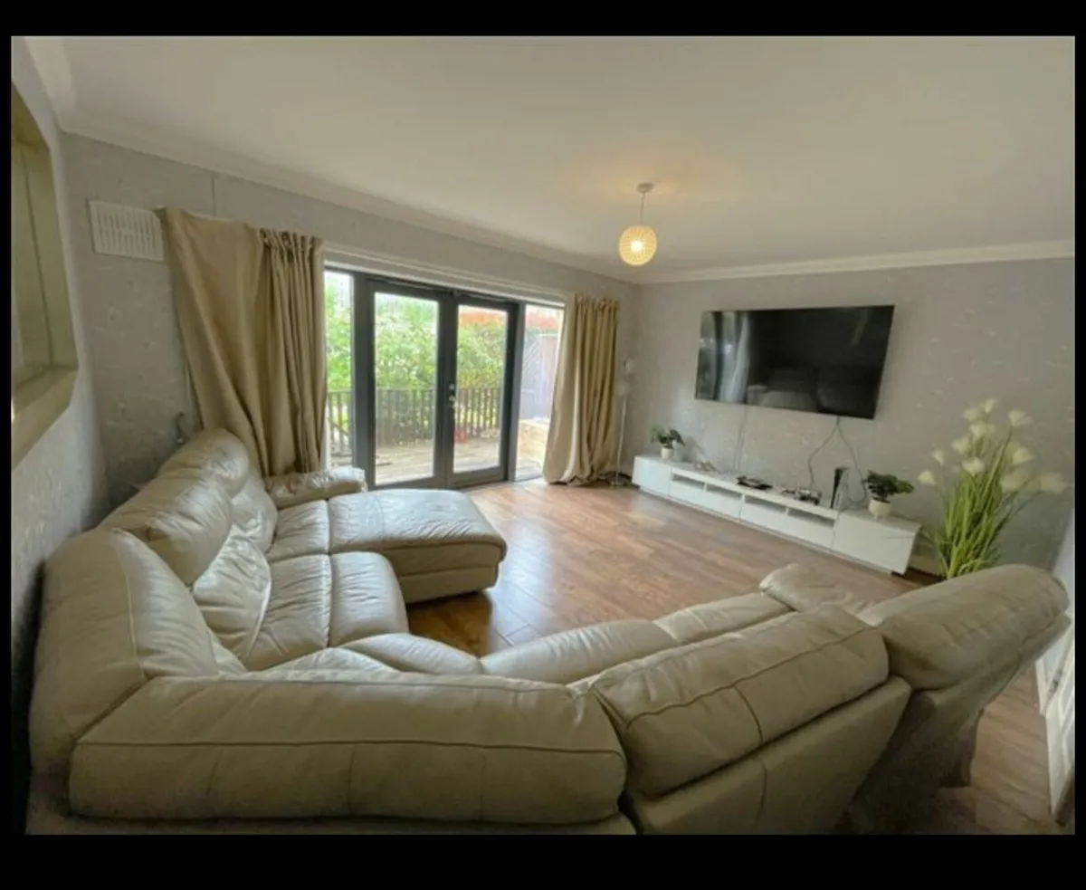 Couch recliner - Image 1