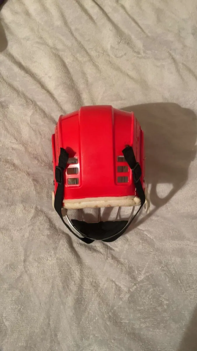 Hurling helmet - Image 3