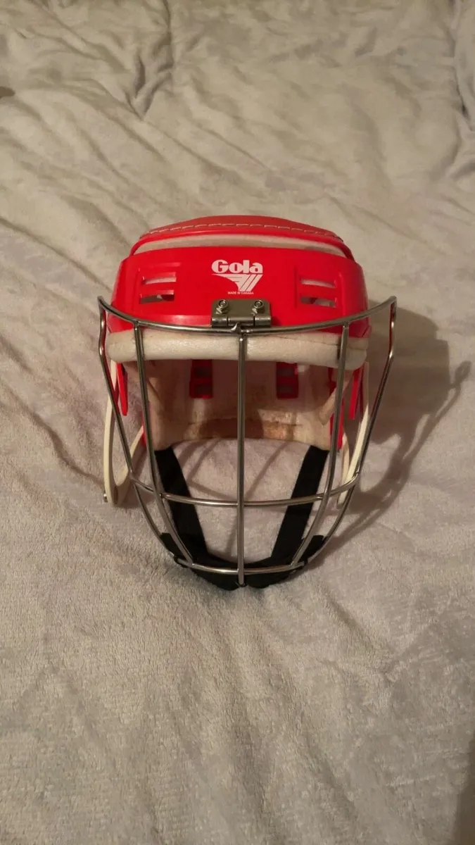 Hurling helmet - Image 4