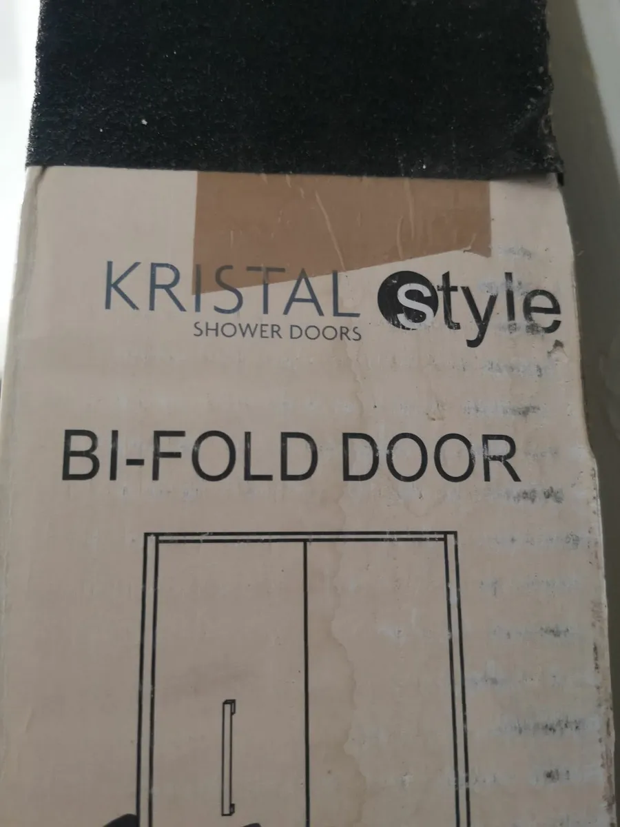 Brand new Bifold shower door - Image 2
