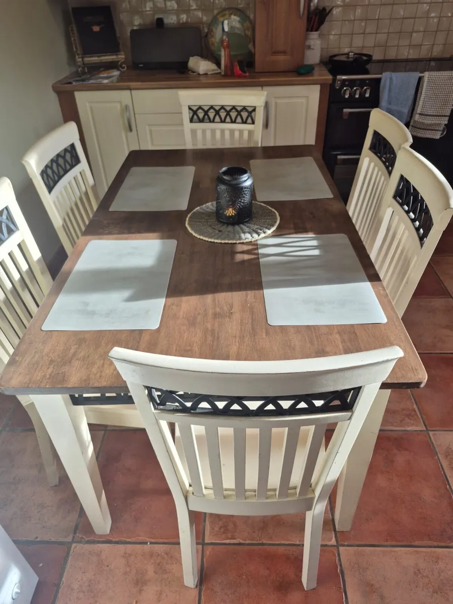 Immaculate- Table and 6 chairs - Image 1