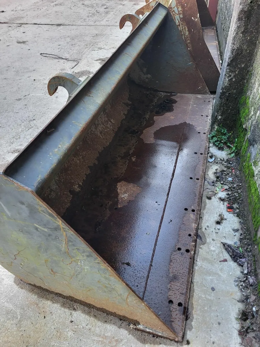 JCB Bucket & Jibs - Image 1