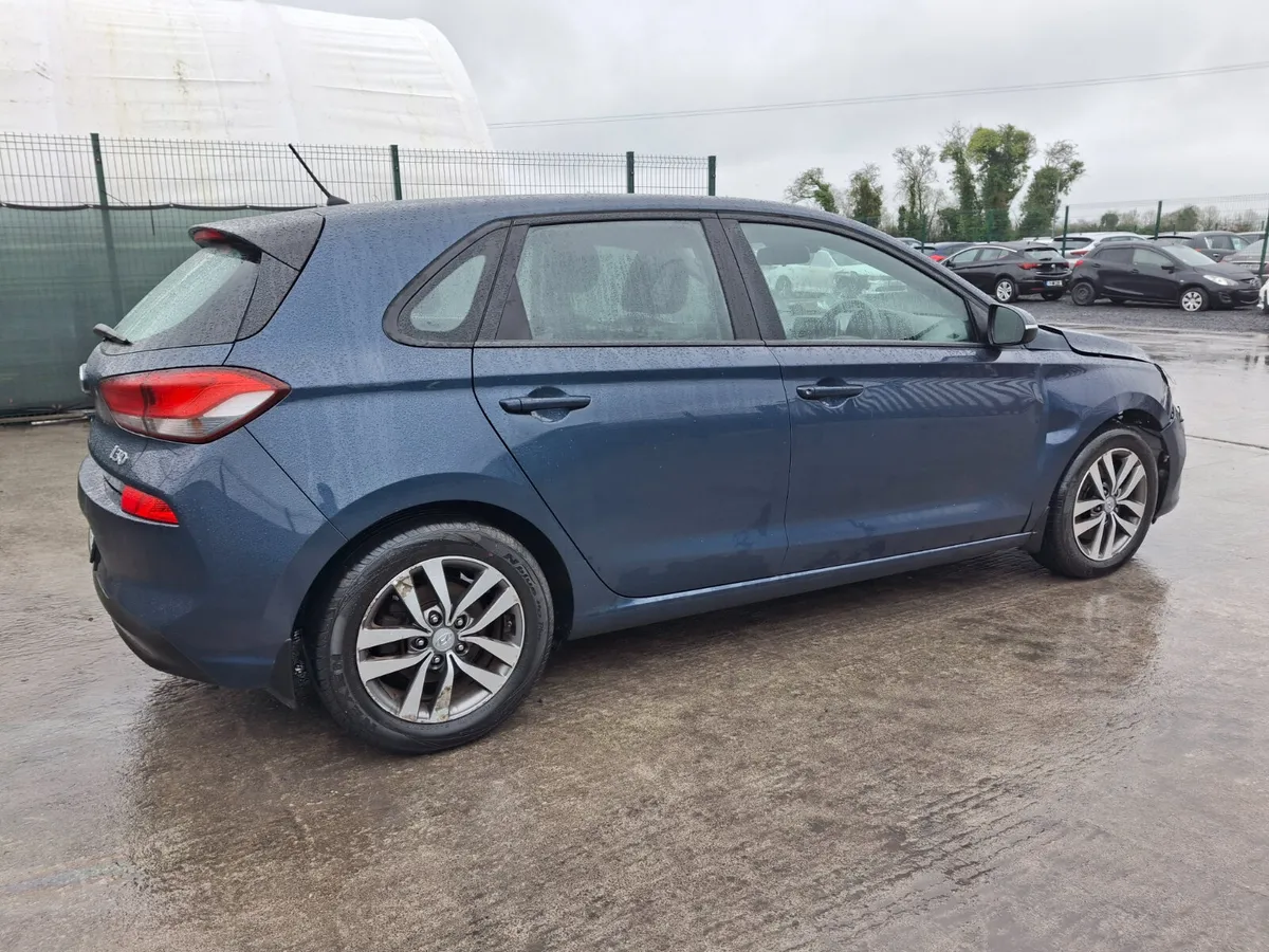 2017 Hyundai i30  1.6 diesel - Image 4