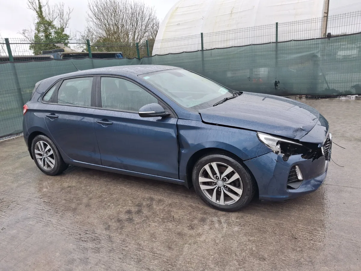 2017 Hyundai i30  1.6 diesel - Image 2