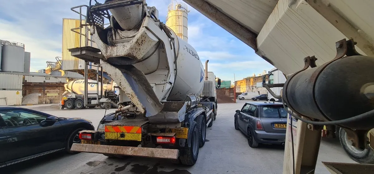 VOLVO FMX  MIXER 2015 - Image 3