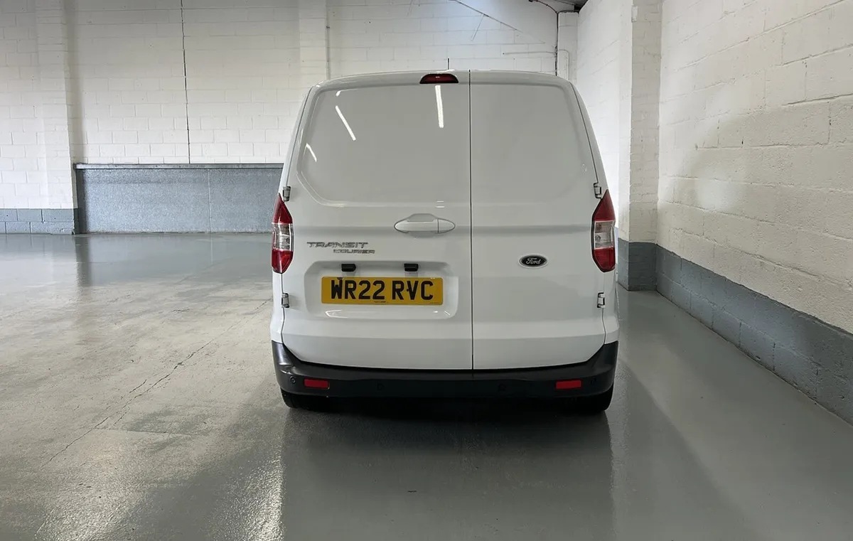 2022 Ford Transit Courier Small Panel Van - Image 4