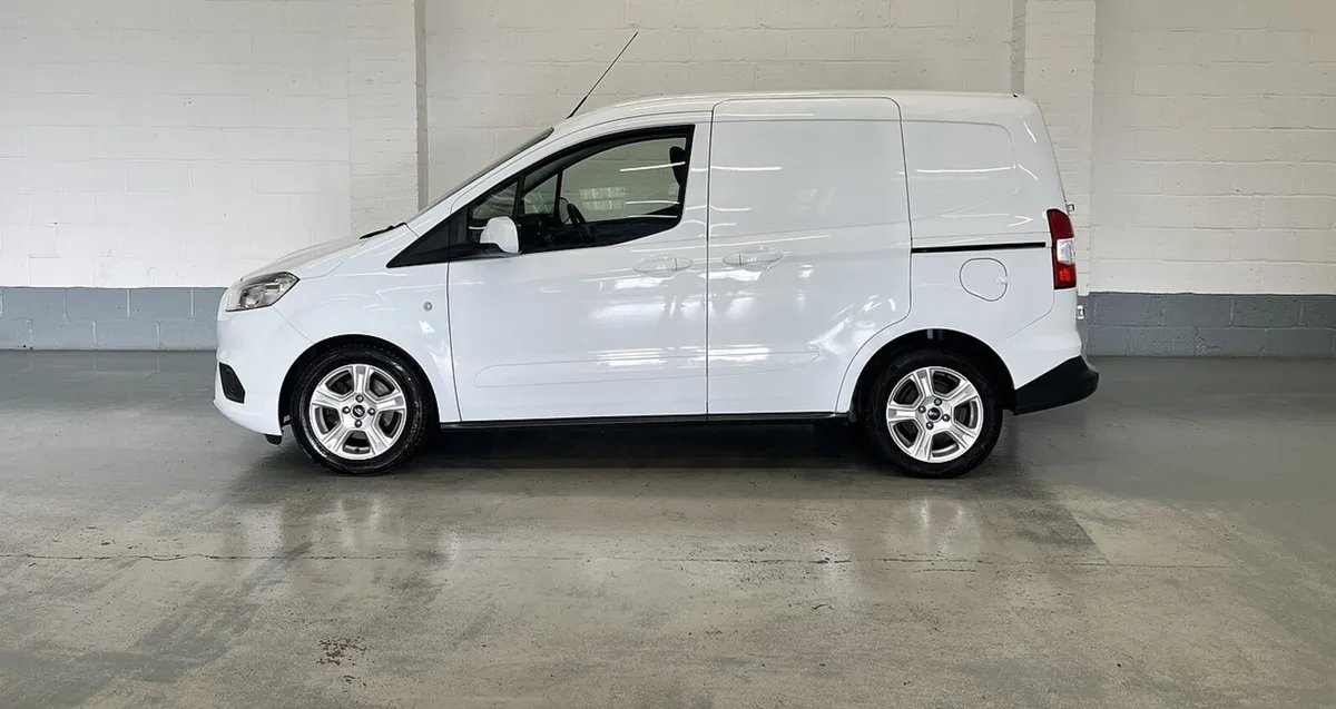 2022 Ford Transit Courier Small Panel Van - Image 2