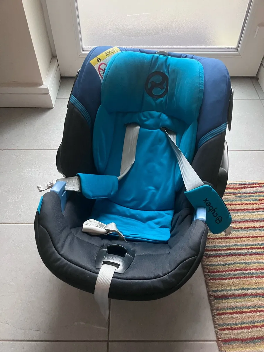 Cybex Aton 4 infant car seat – good condition - Image 1