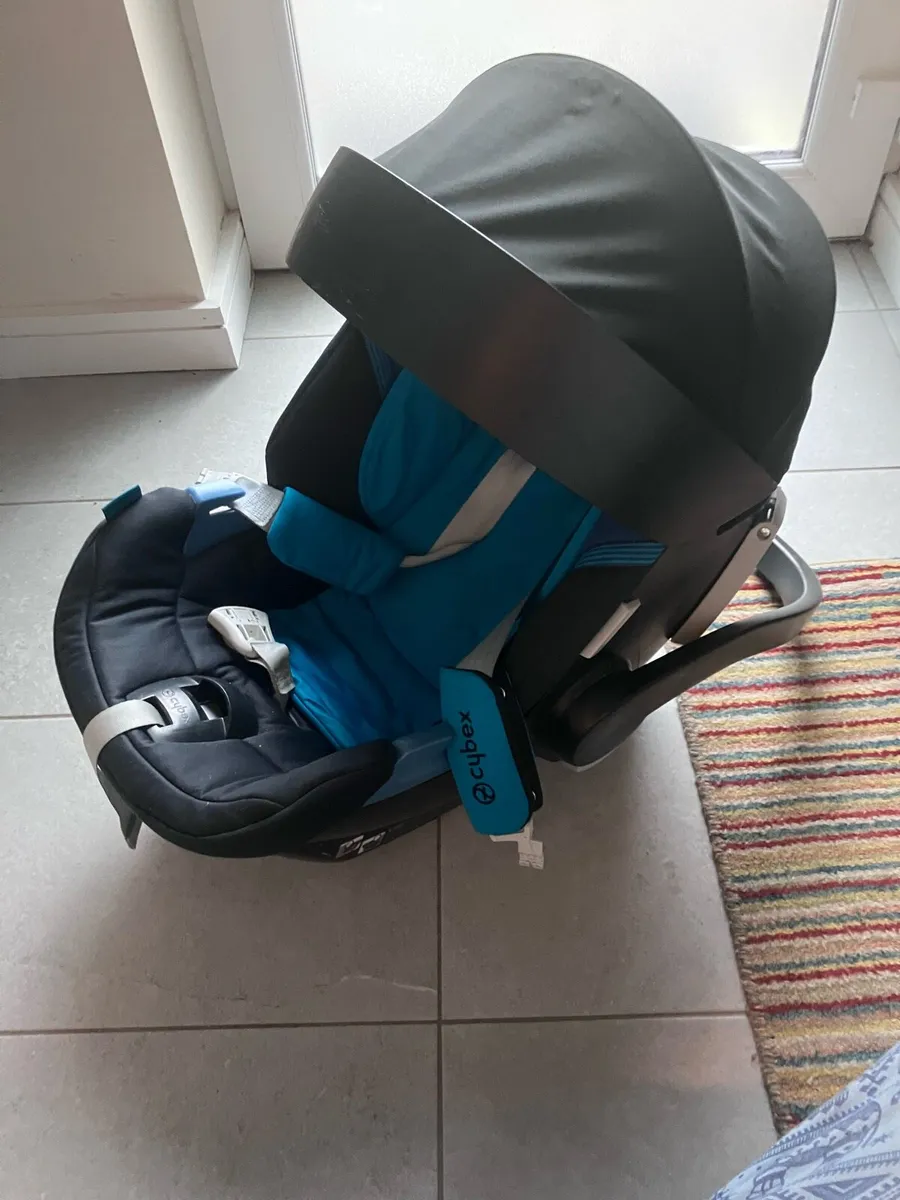 Cybex Aton 4 infant car seat – good condition - Image 2