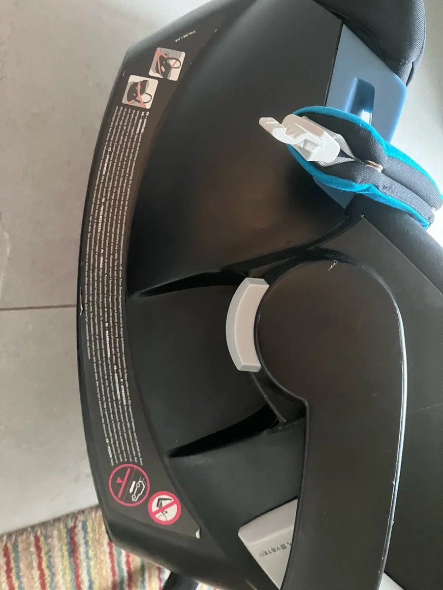 Cybex Aton 4 infant car seat – good condition - Image 3