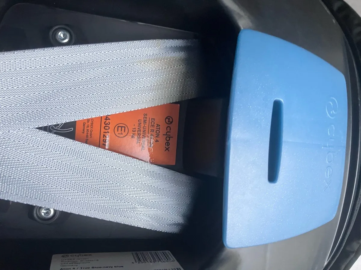 Cybex Aton 4 infant car seat – good condition - Image 4