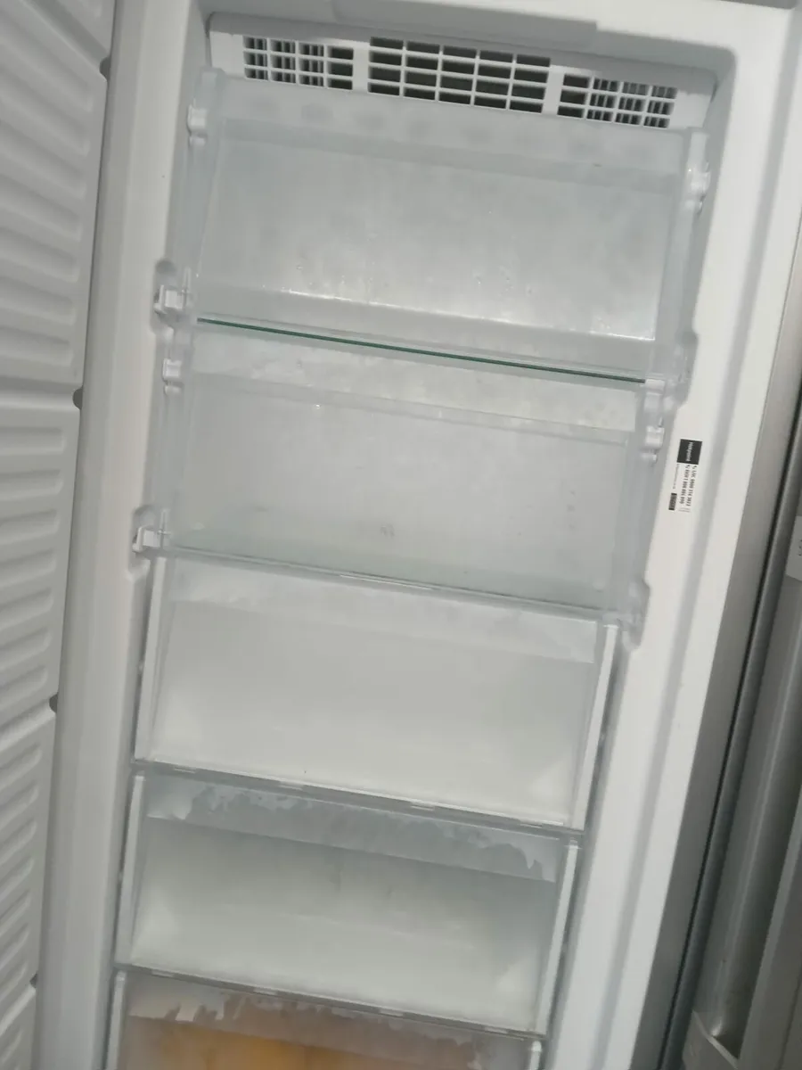 Hotpoint fridge and freezer - Image 3