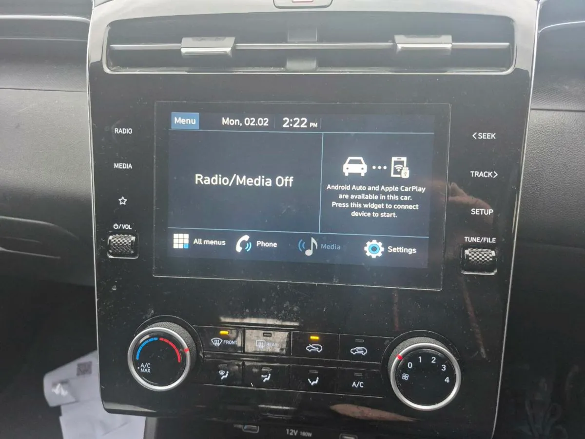 212 Hyundai Tuscon Commercial - Image 2