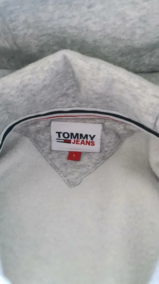 Tommy hilfiger hoodie - Image 4