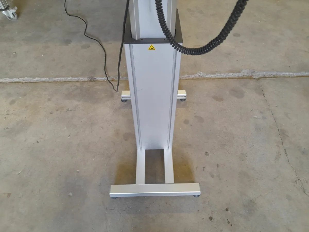 Pet grooming table   Electric - Image 3