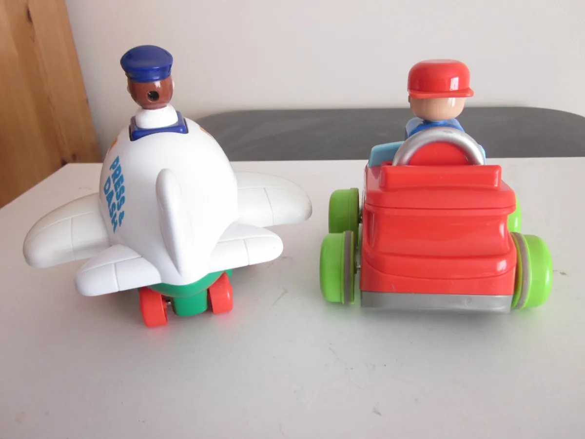 Press and Go Aeroplane and Car Toy - Image 2