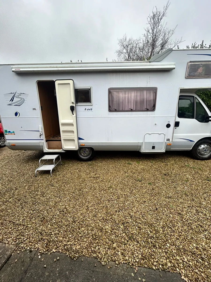 Camper van - Image 4