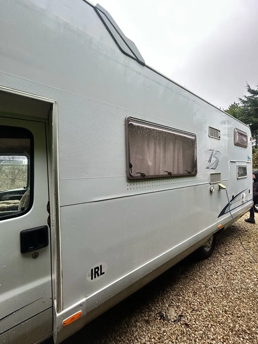 Camper van - Image 2