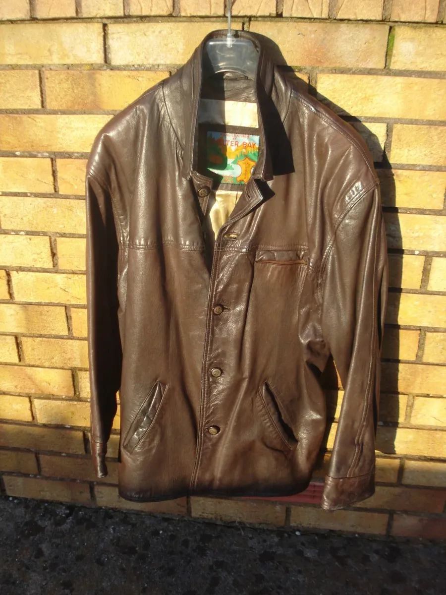 VINTAGE MENS BROWN REAL LEATHER JACKET. - Image 1