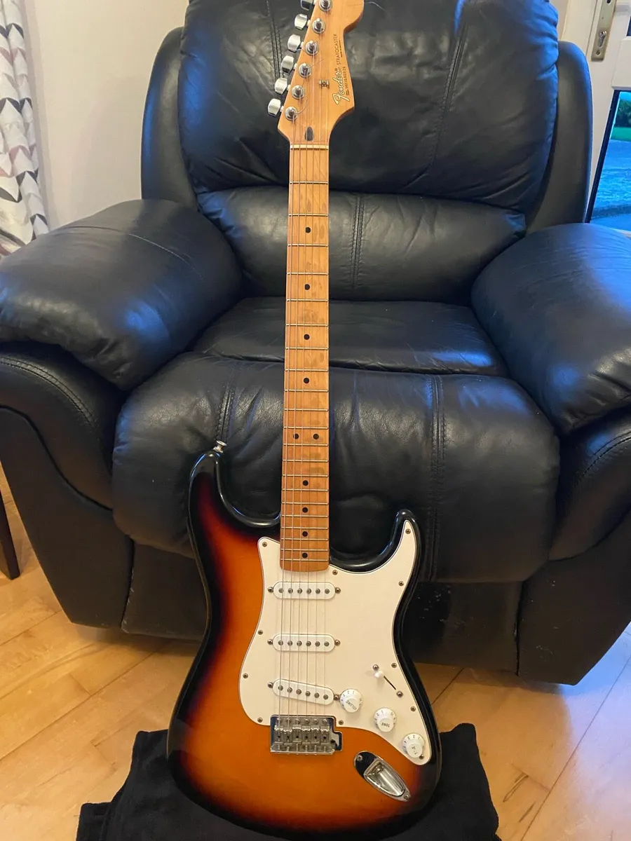 Fender stratocaster guitar - Image 1