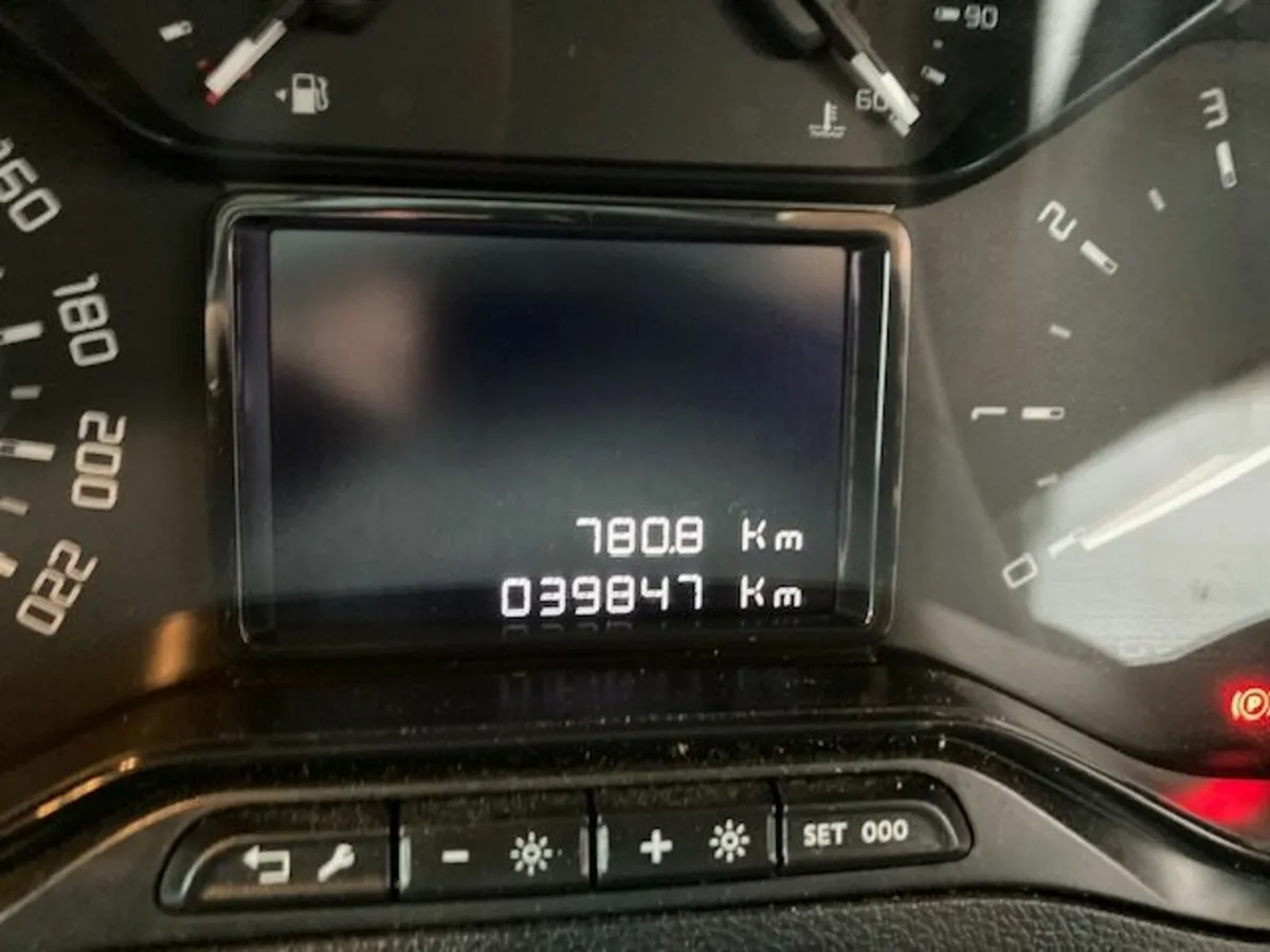 Toyota Proace 2023 1.5GX SWB NO VAT - Image 4