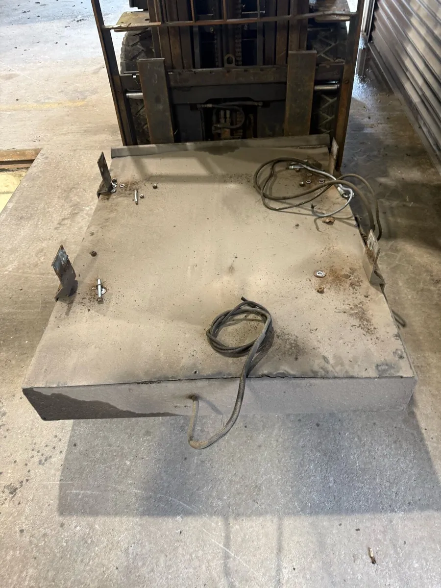 Buses & coaches - Image 1