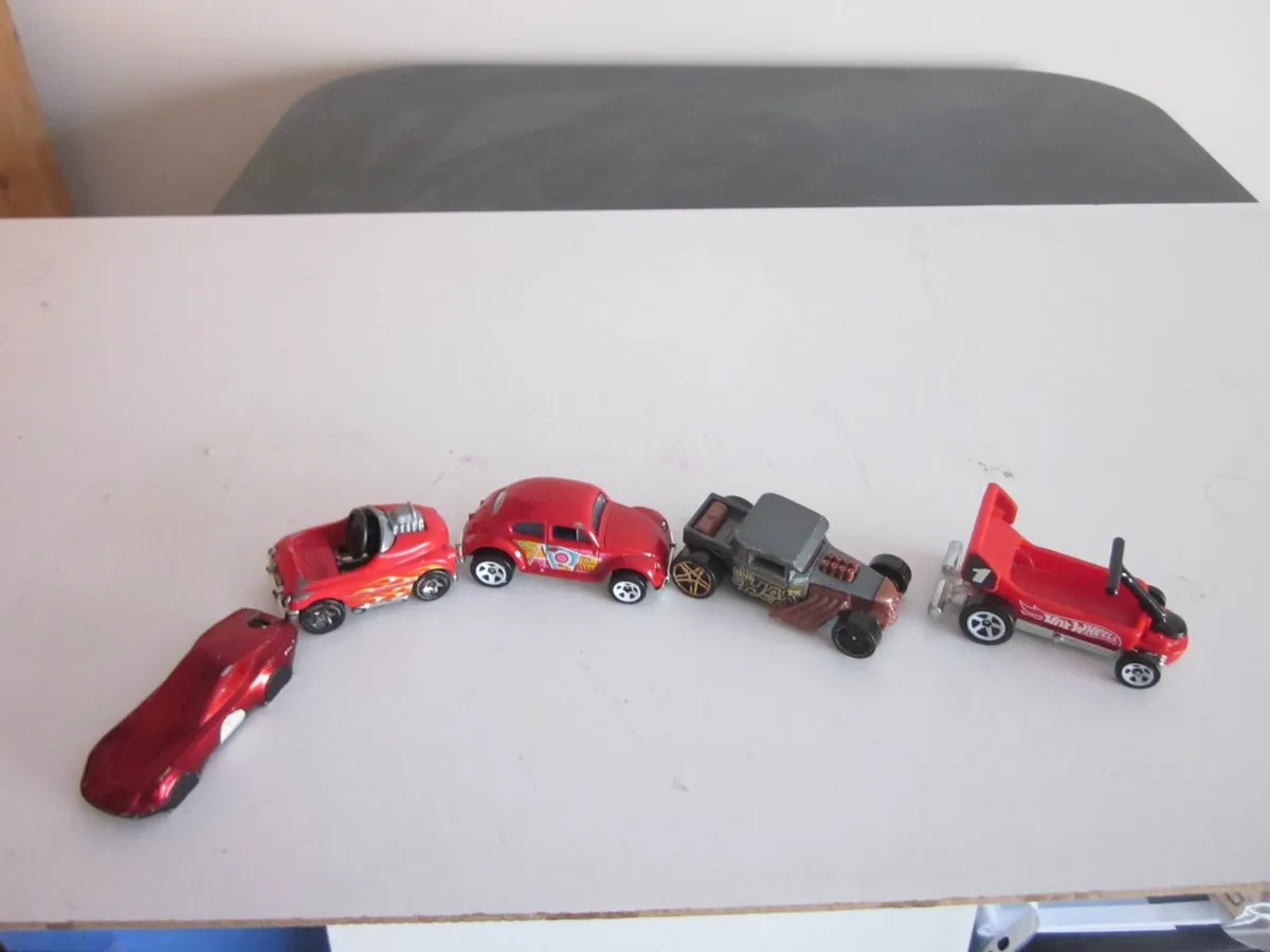 5 Hot Wheels Car Bundle - Image 2