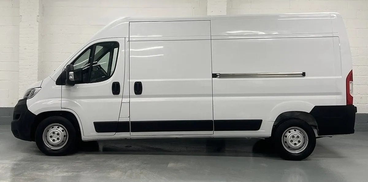 2022 Vauxhall Movano Panel Van - Image 1