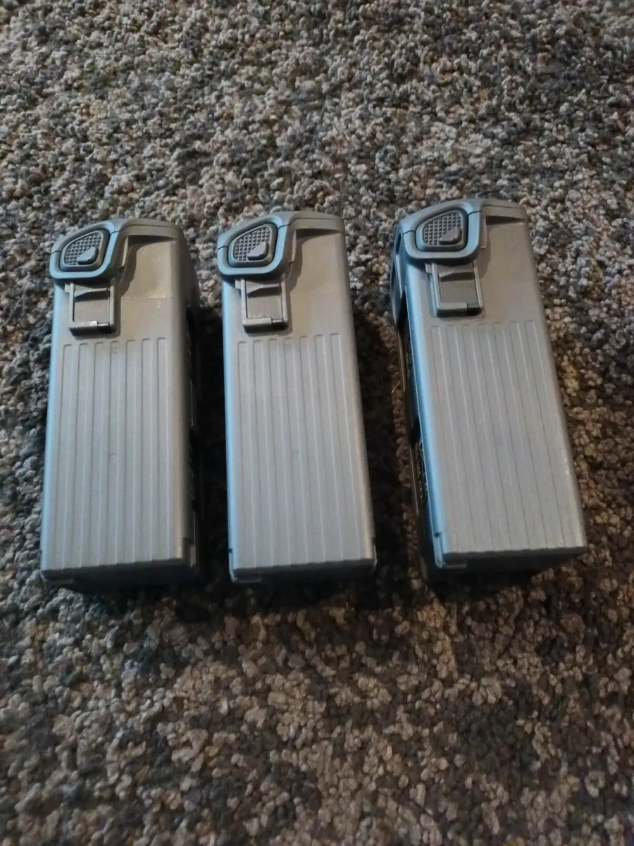 DJI Mavic 4 Pro Fly More Combo - Image 3