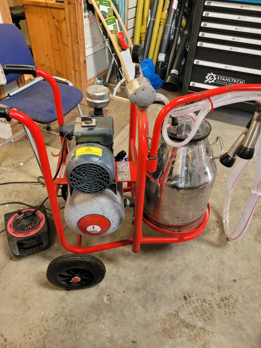 Sezer Mobile Milking Machine - Image 2