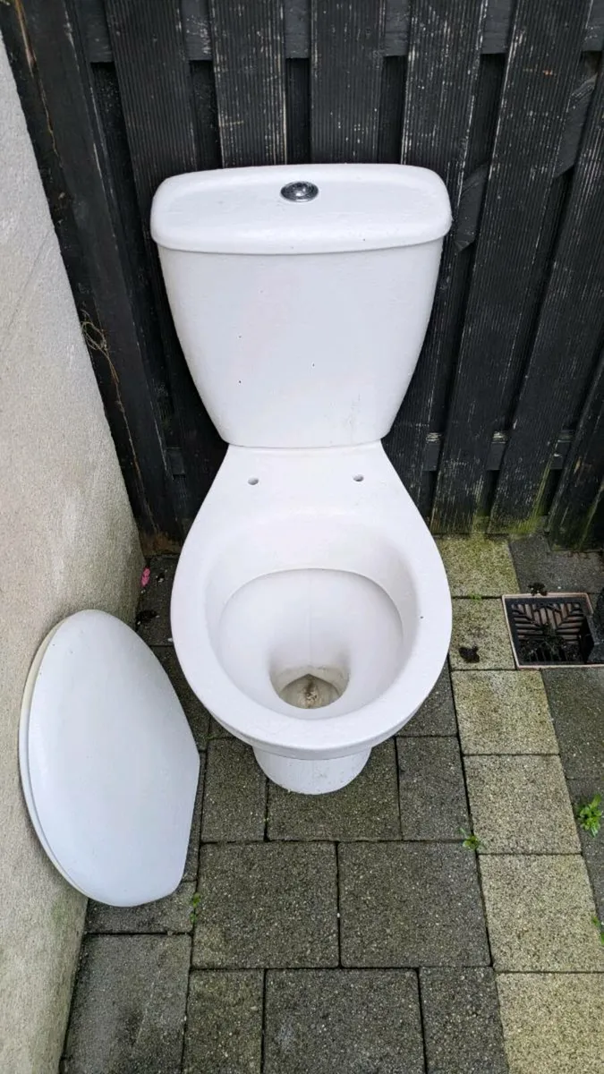 Toilet - Image 2