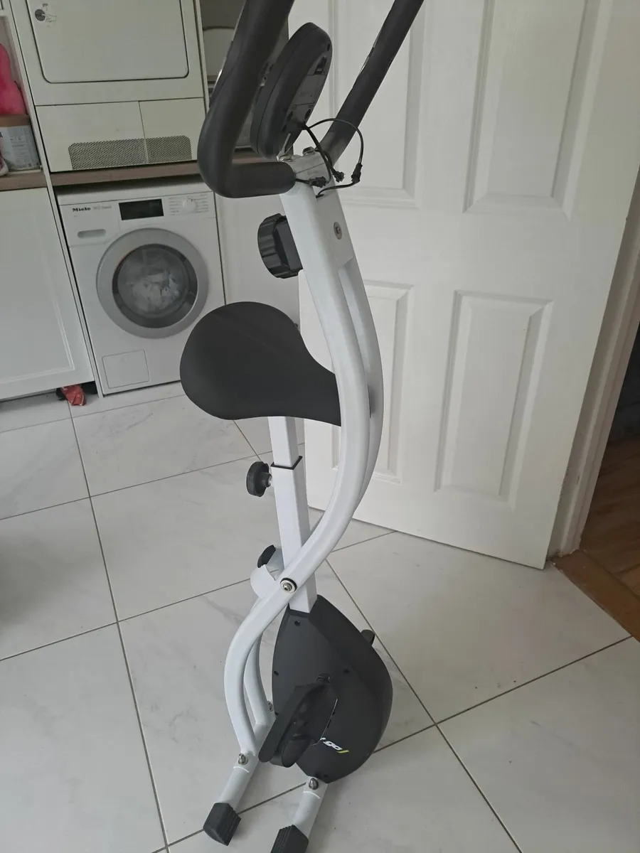 Foldable Exercise bike - Image 1