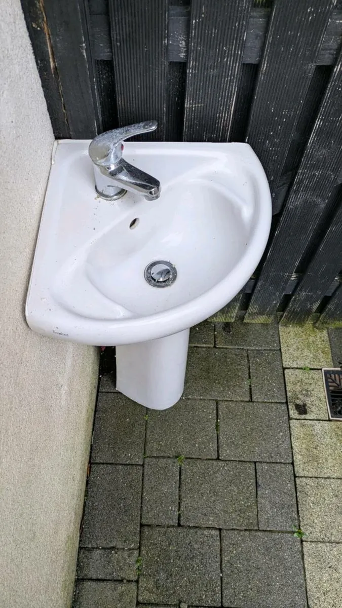 Corner basin - Image 2