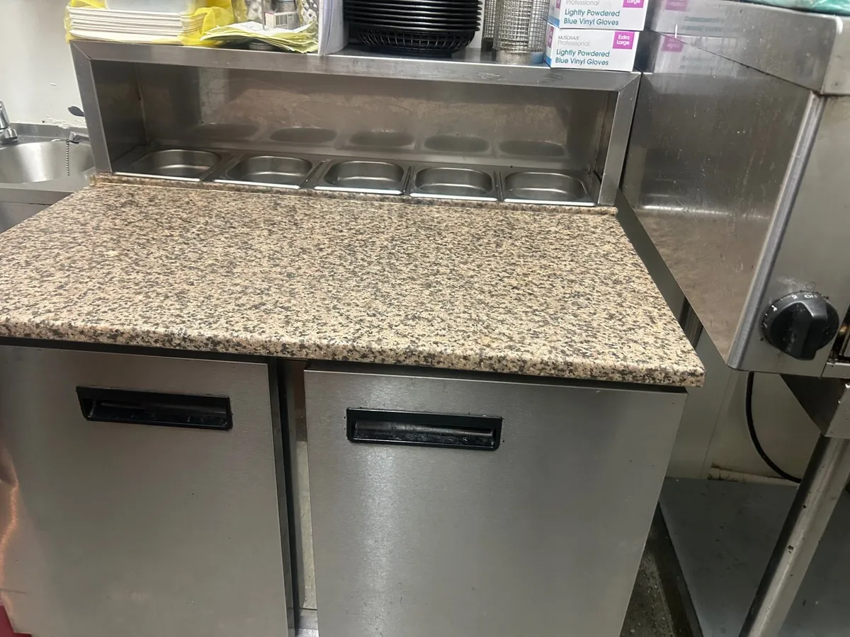 Pizza prep fridge - Image 1