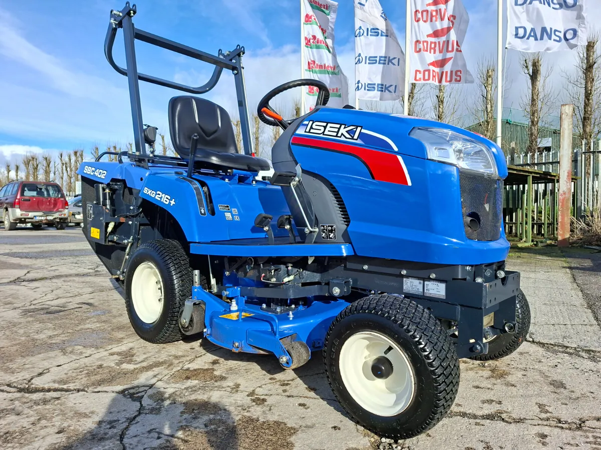 Iseki sxg 216 ride on mower - Image 3