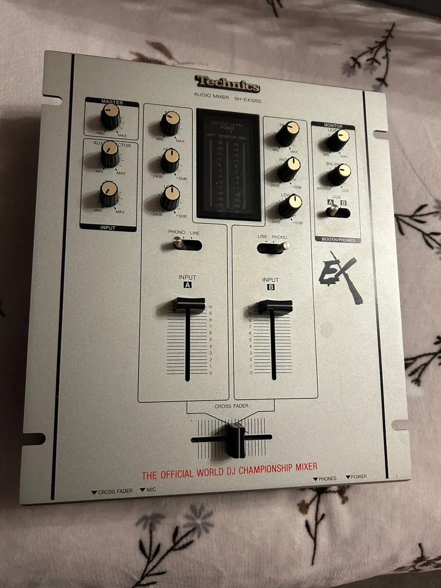 Technics 1200 MK2 x 2 Full Set Ex1200 Battle Mixer - Image 2