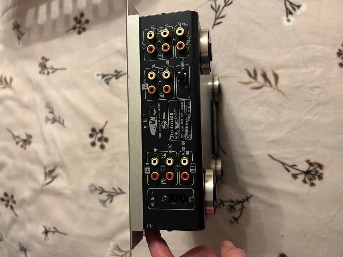 Technics 1200 MK2 x 2 Full Set Ex1200 Battle Mixer - Image 3