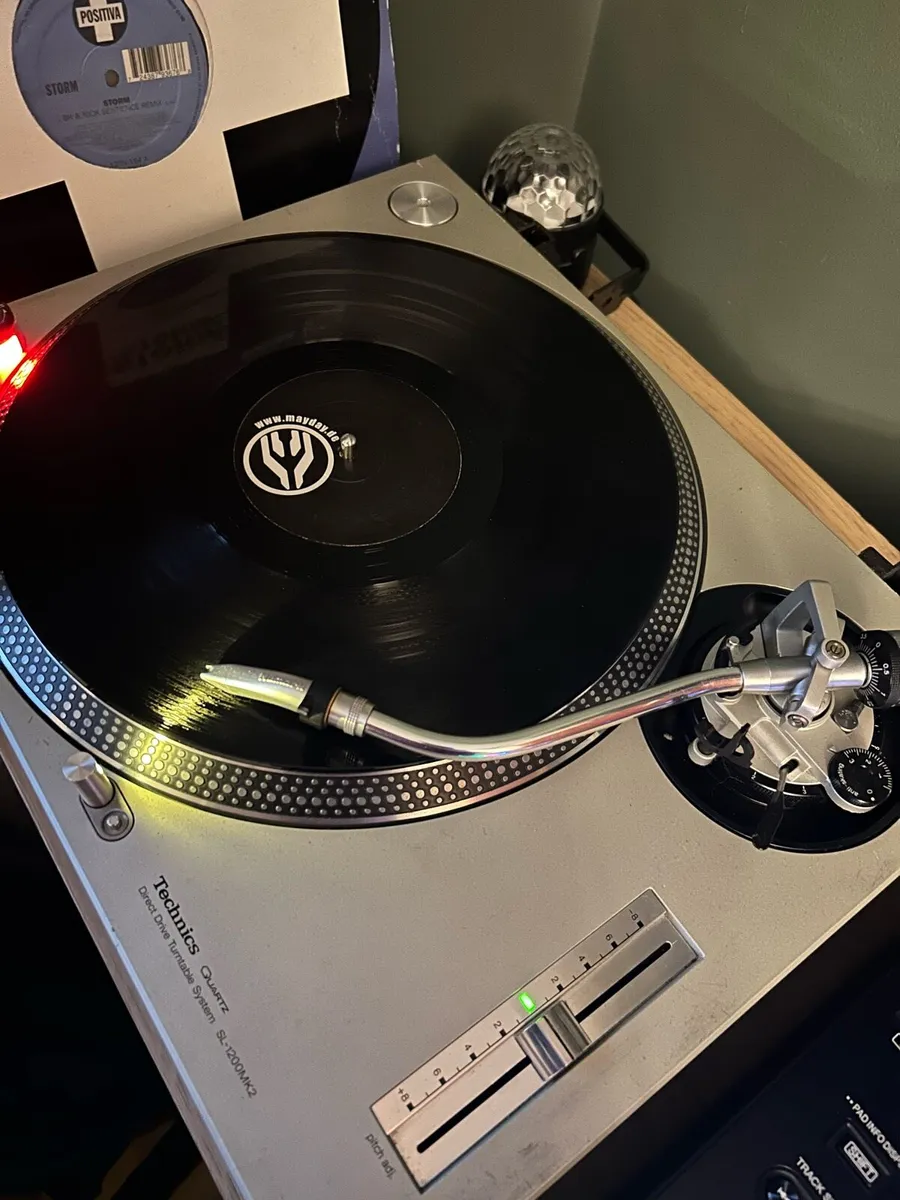 Technics 1200 MK2 x 2 Full Set Ex1200 Battle Mixer - Image 4