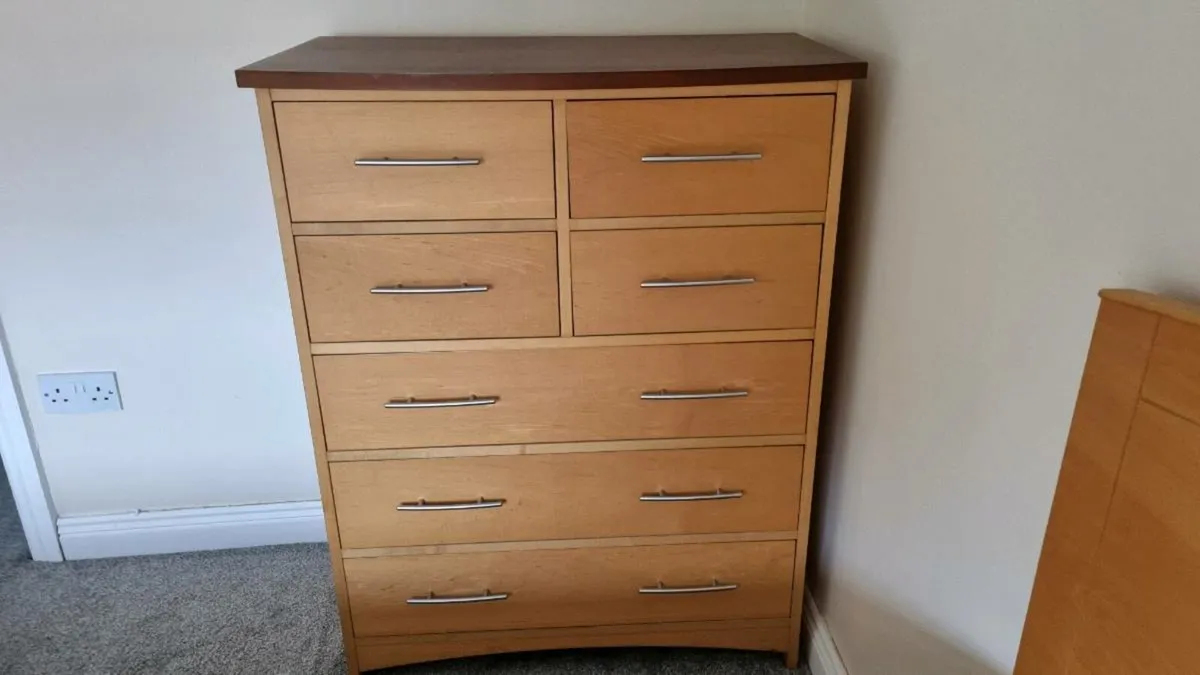 Bedroom furniture - Image 1