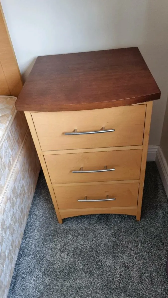 Bedroom furniture - Image 2