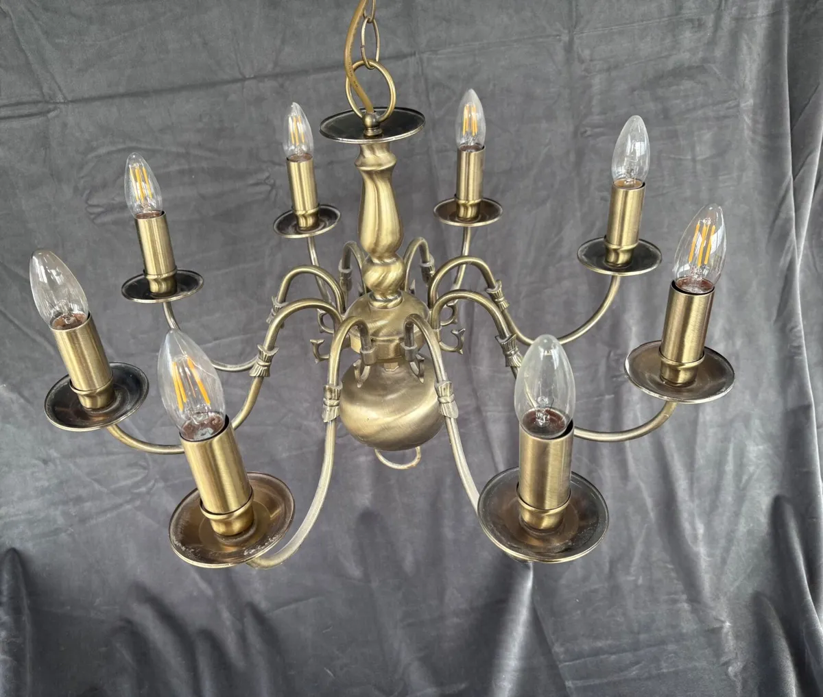 Chandelier (Brass) 8 luminaires