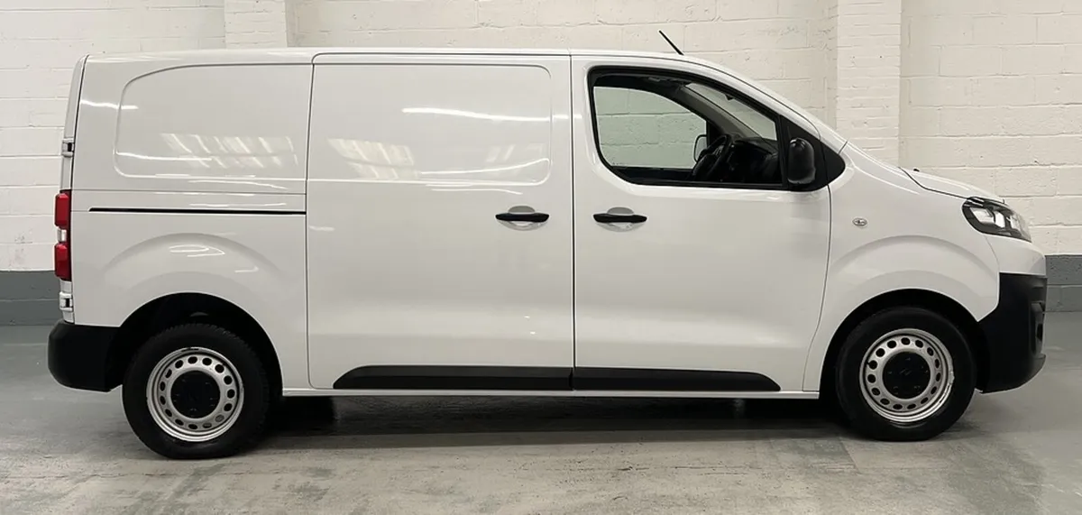2022 Citroen Dispatch Panel Van - Image 1
