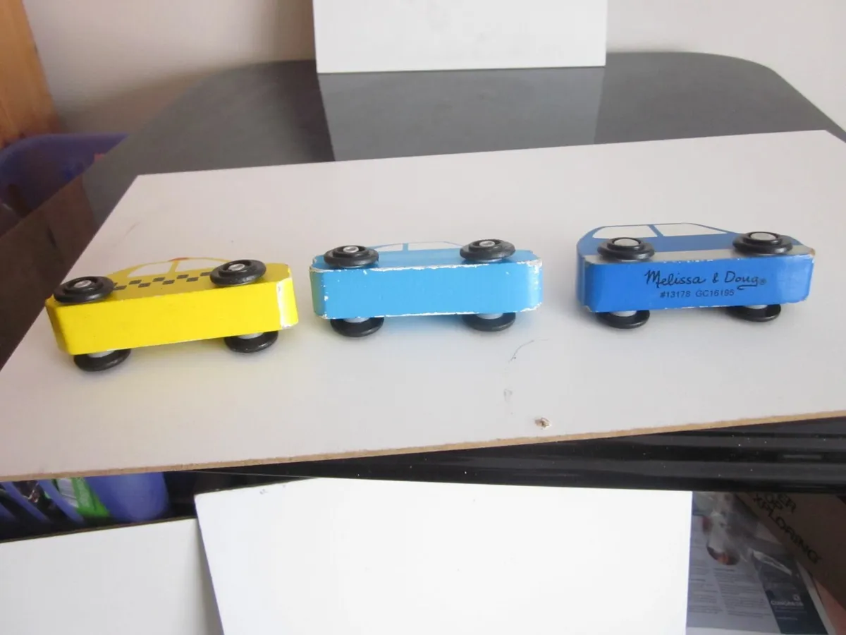 Melissa & Doug Wooden Car Set - Image 3